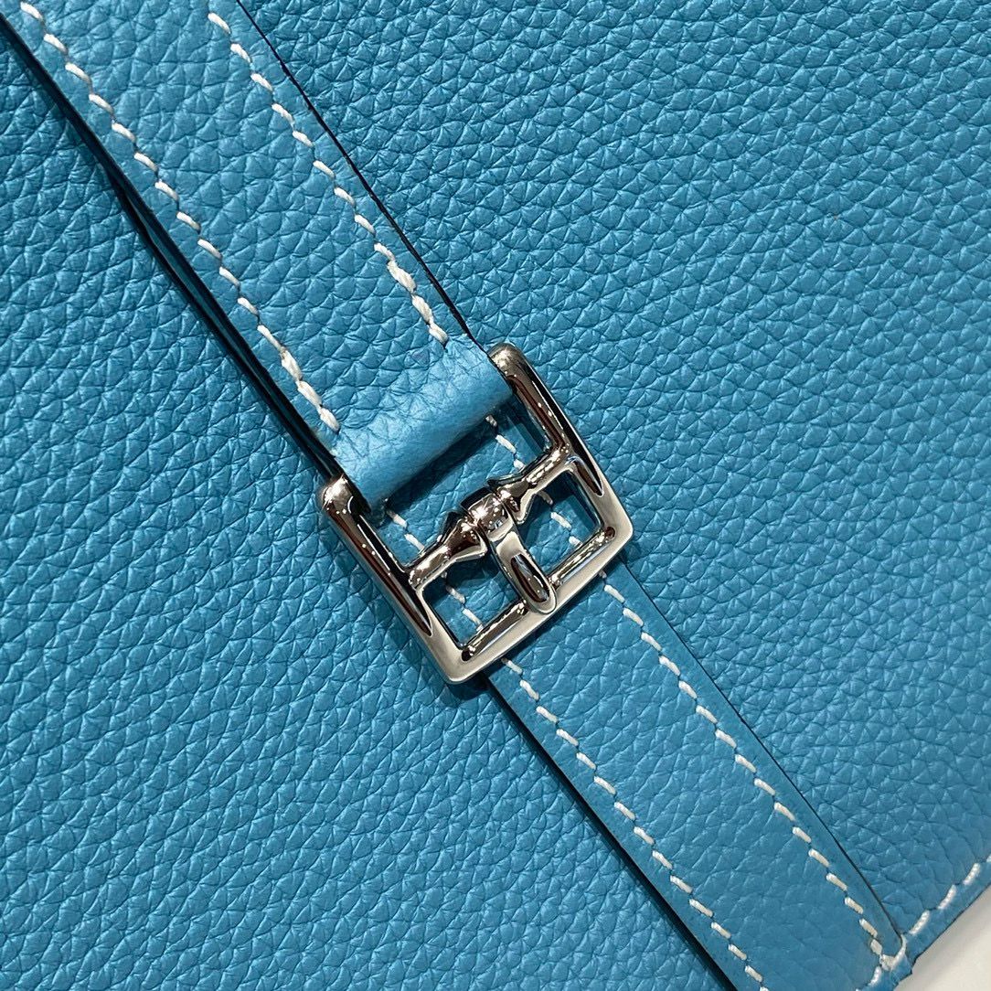 Hermes Halzan 25 Bag in Blue Jean Clemence Leather - Image 5