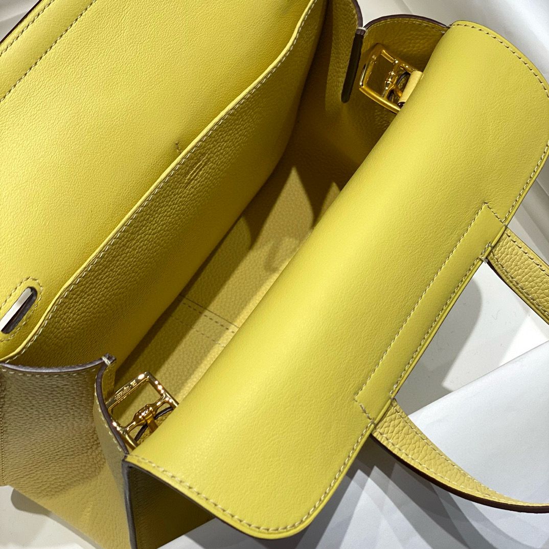 Hermes Halzan 25 Bag in Jaune Poussin Clemence Leather - Image 9