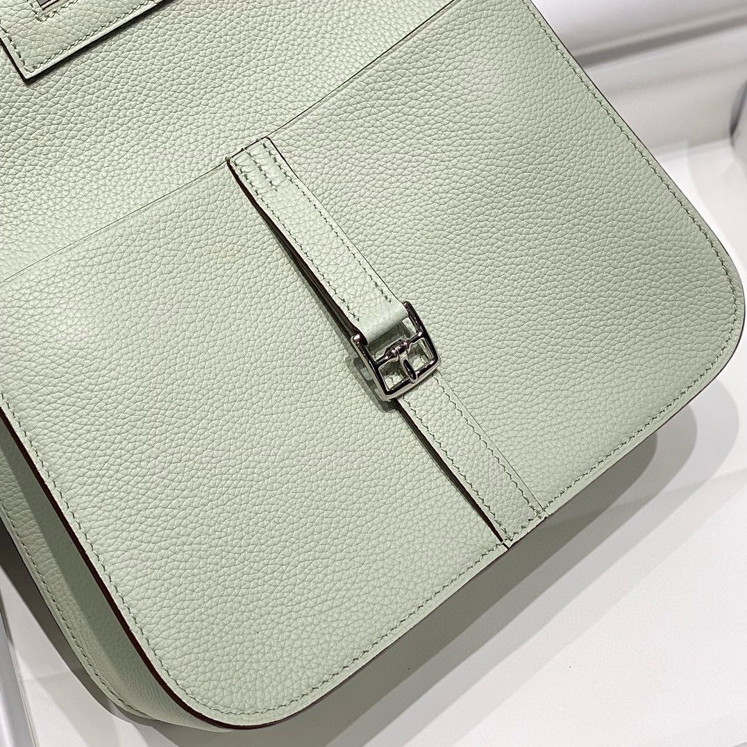 Hermes Halzan 25 Bag in Vert Fizz Clemence Leather - Image 7
