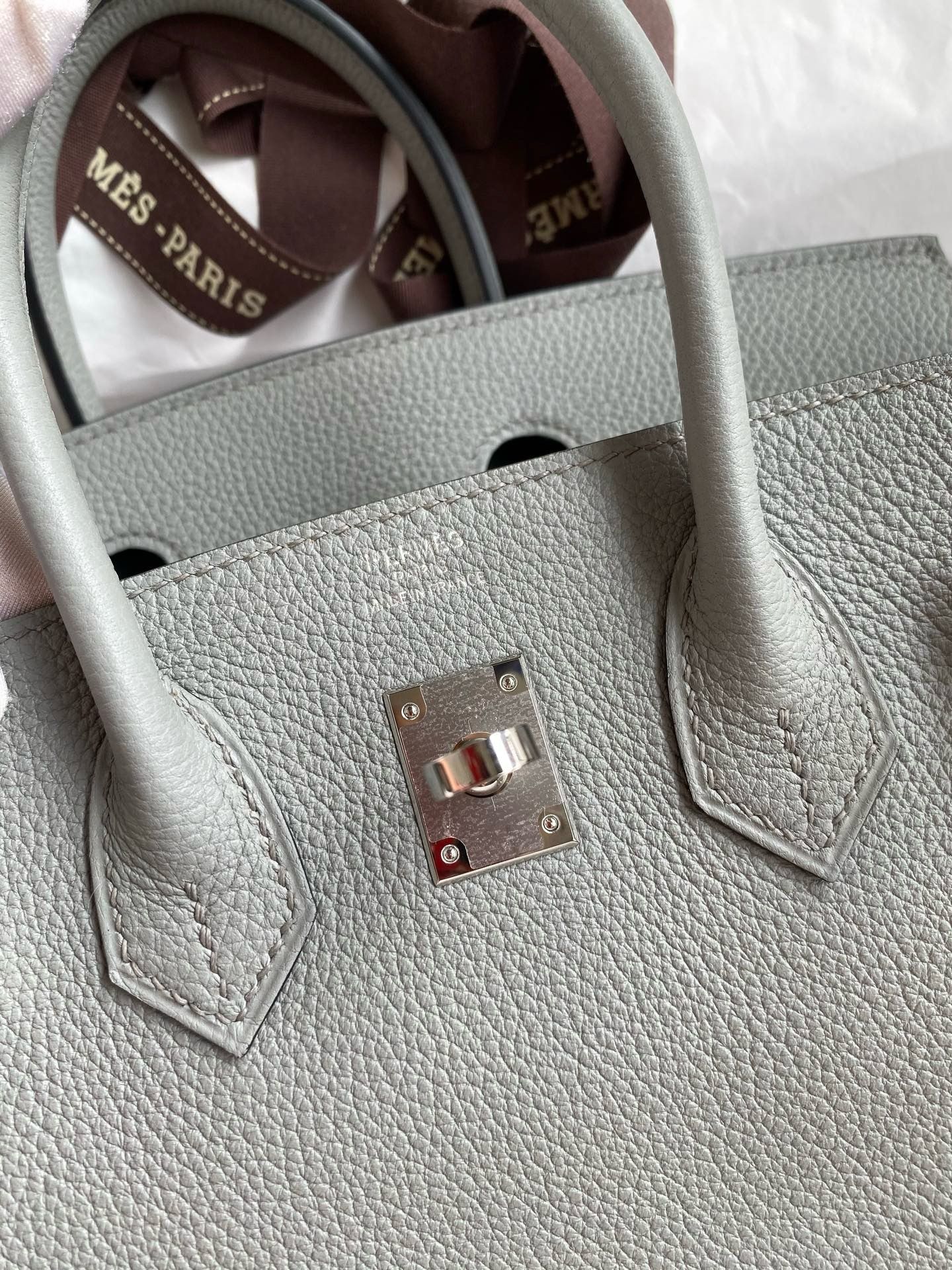 Hermes Birkin 25 Retourne Handmade Bag in Gris Mouette Clemence Leather - Image 8
