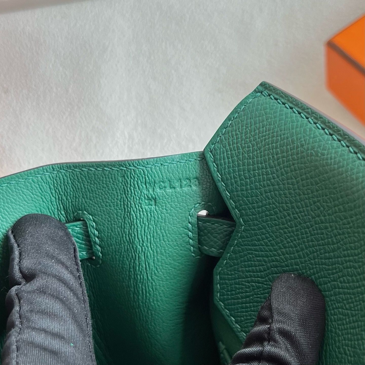 Hermes Birkin 25 Sellier Handmade Bag in Vert Moyen Epsom Calfskin - Image 8