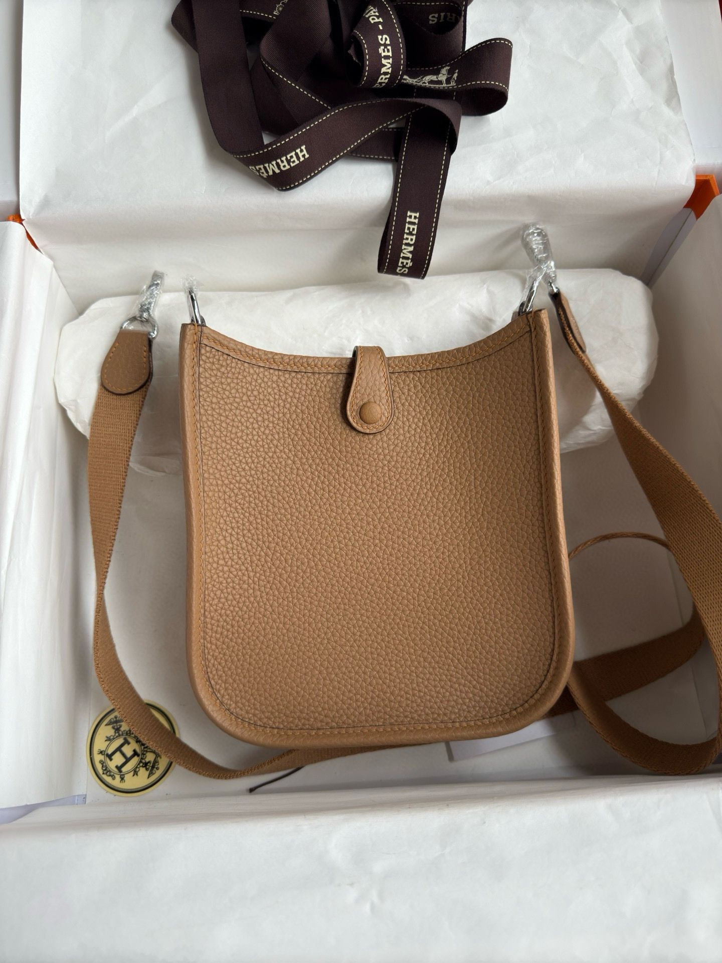 Hermes Evelyne Mini Handmade Bag in Chai Clemence Leather - Image 3