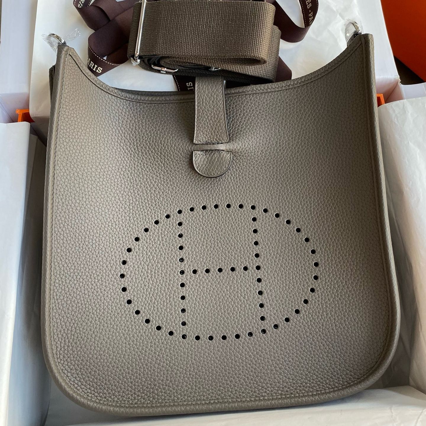 Hermes Evelyne III PM 29 Handmade Bag in Etain Clemence Leather