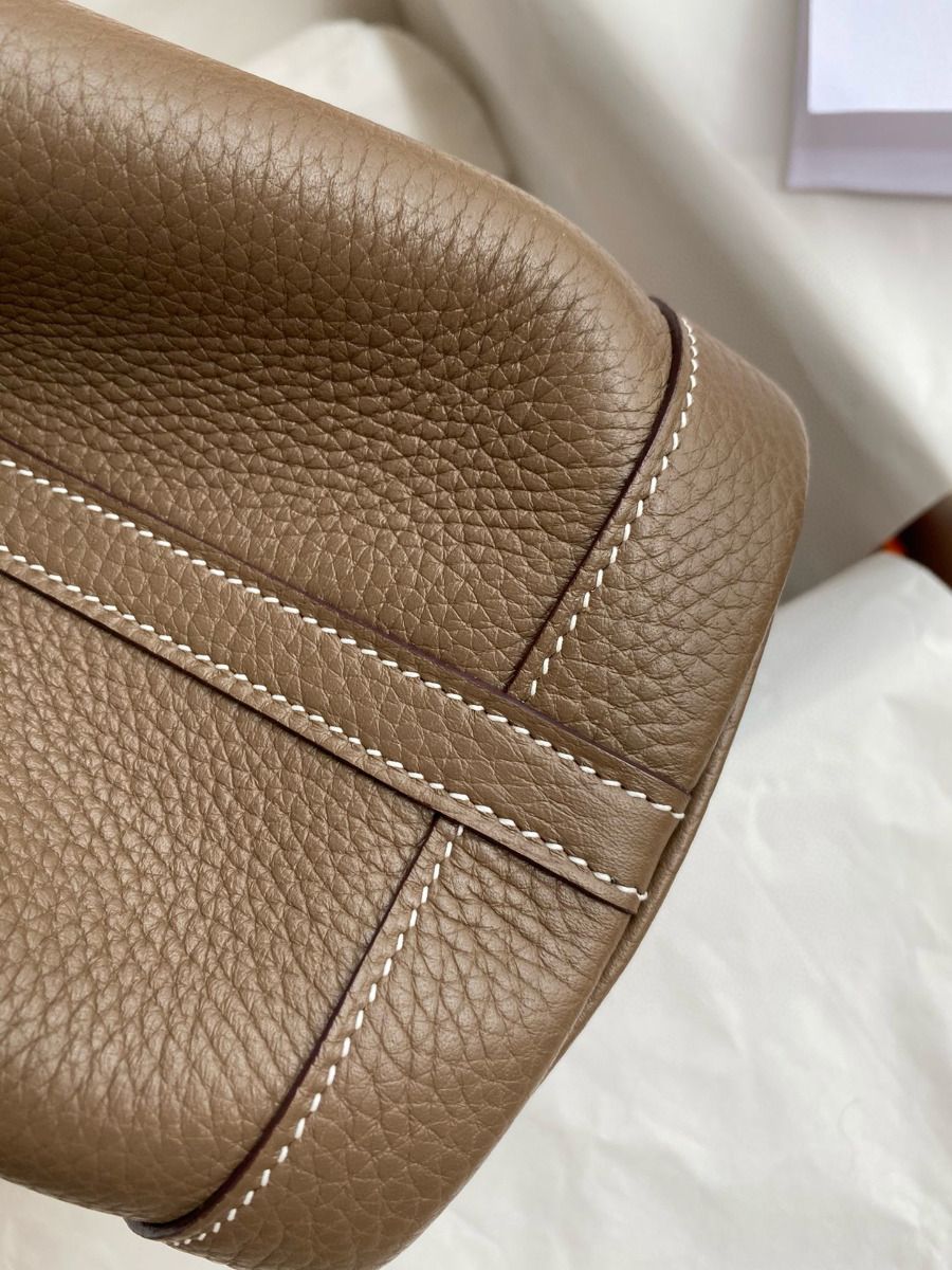 Hermes Garden Party 30 Handmade Bag in Taupe Clemence Leather - Image 6