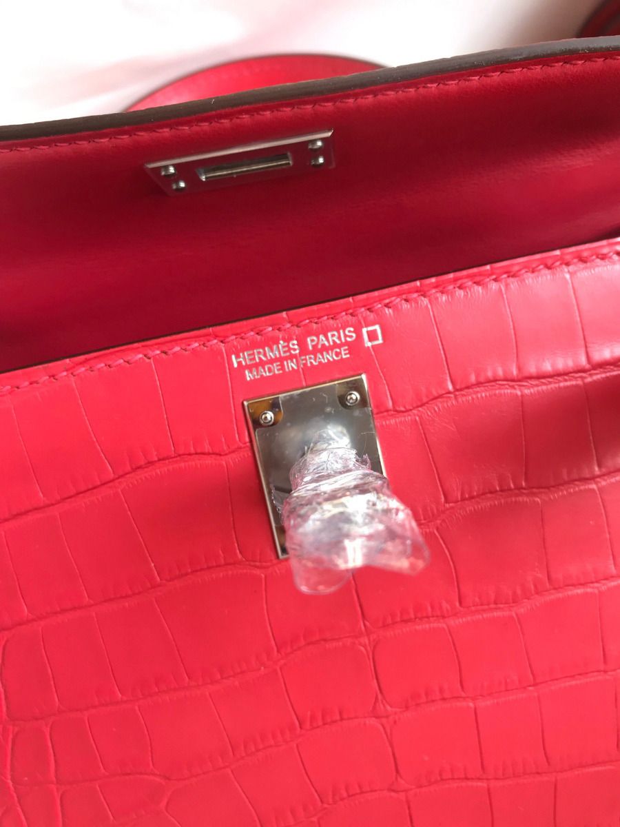 Hermes Kelly Mini II Sellier Handmade Bag In Rose Extreme Matte Alligator Leather - Image 10