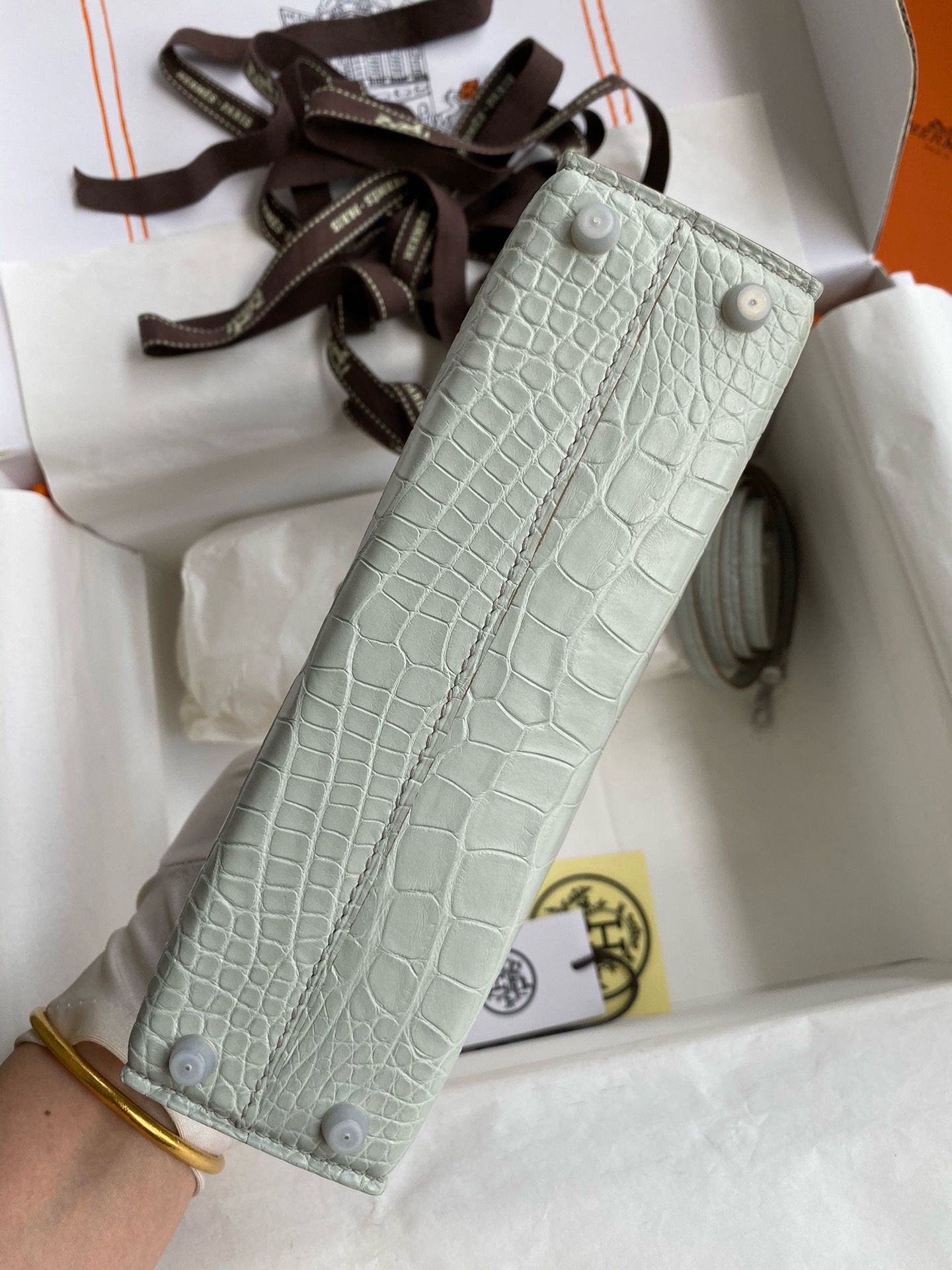 Hermes Kelly Mini II Sellier Handmade Bag In Gris Neve Matte Alligator Leather - Image 4