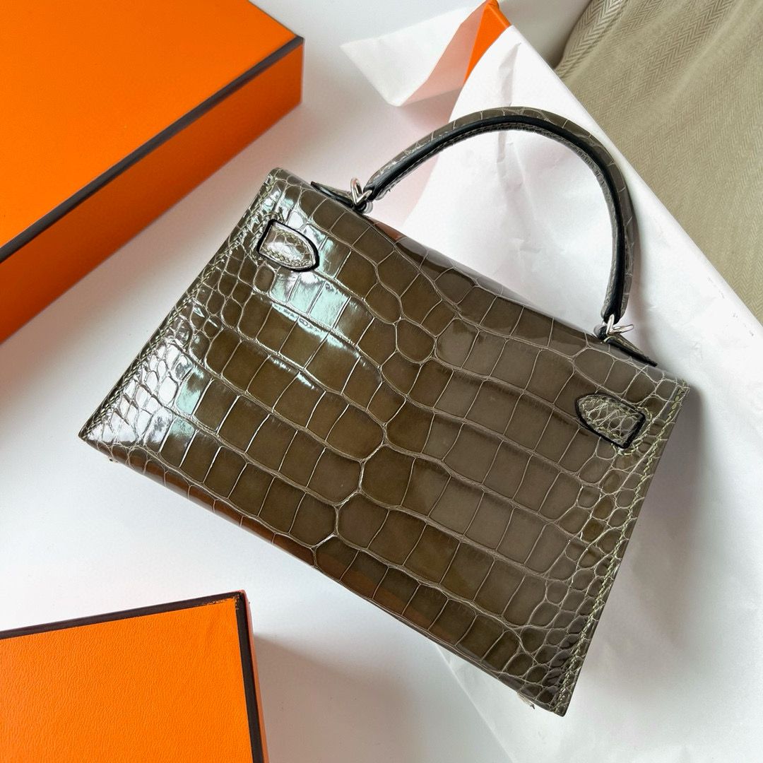 Hermes Kelly Mini II Sellier Handmade Bag in Olive Green Shiny Alligator Leather - Image 4