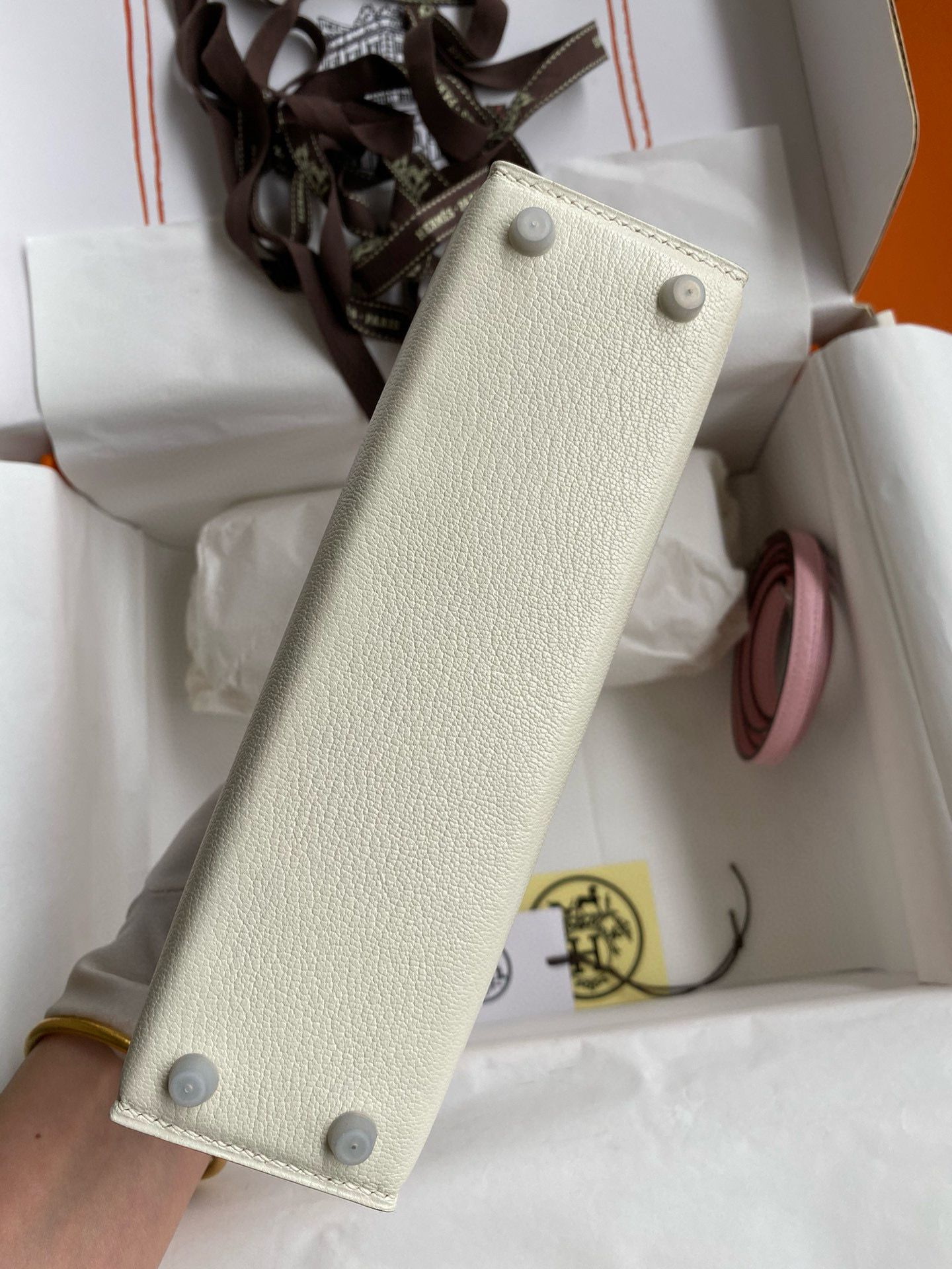 Hermes Kelly Mini II Sellier Bicolor Handmade Bag in Nata and Rose Sakura Chevre Mysore Leather - Image 4