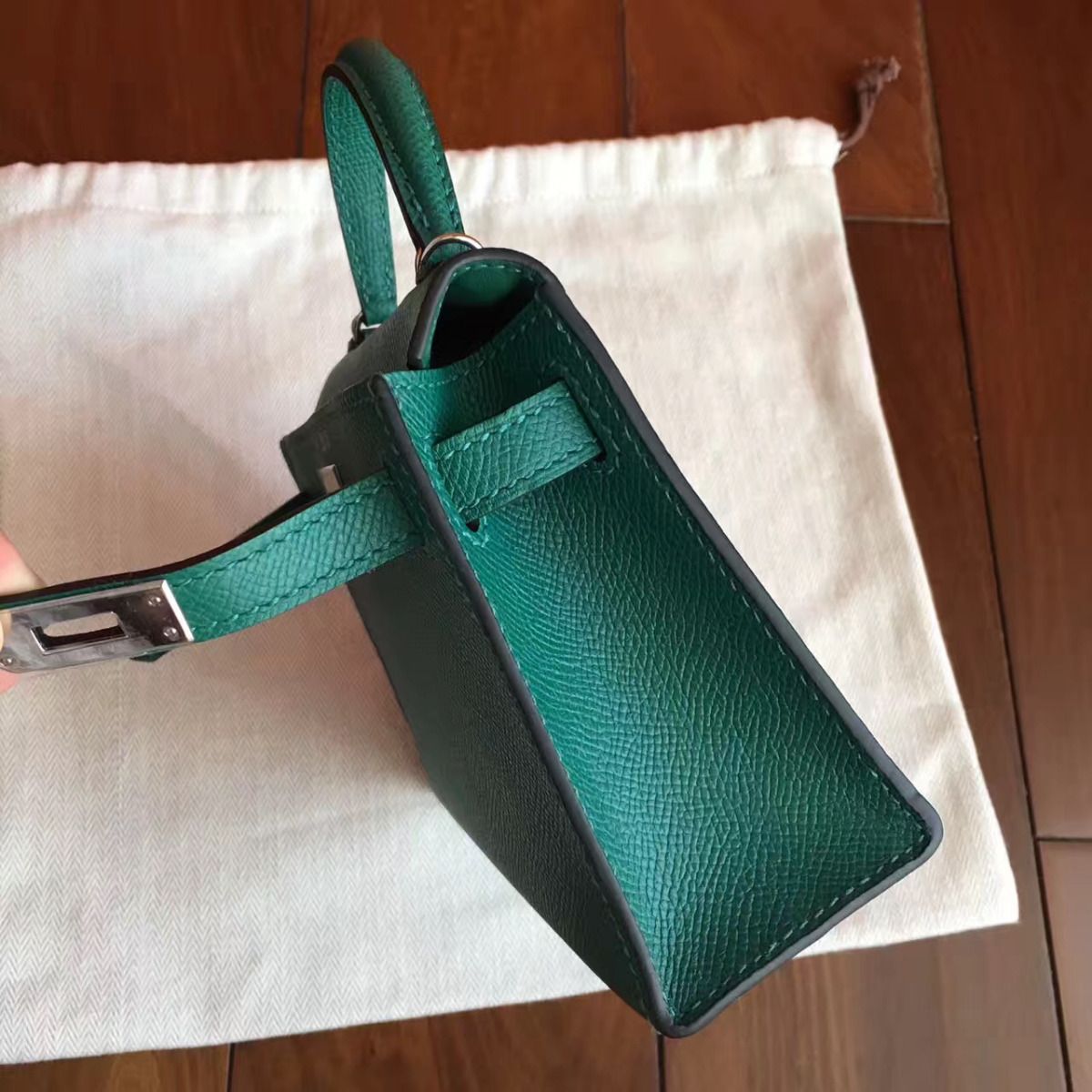 Hermes Kelly Mini II Handmade Bag In Malachite Epsom Leather - Image 9