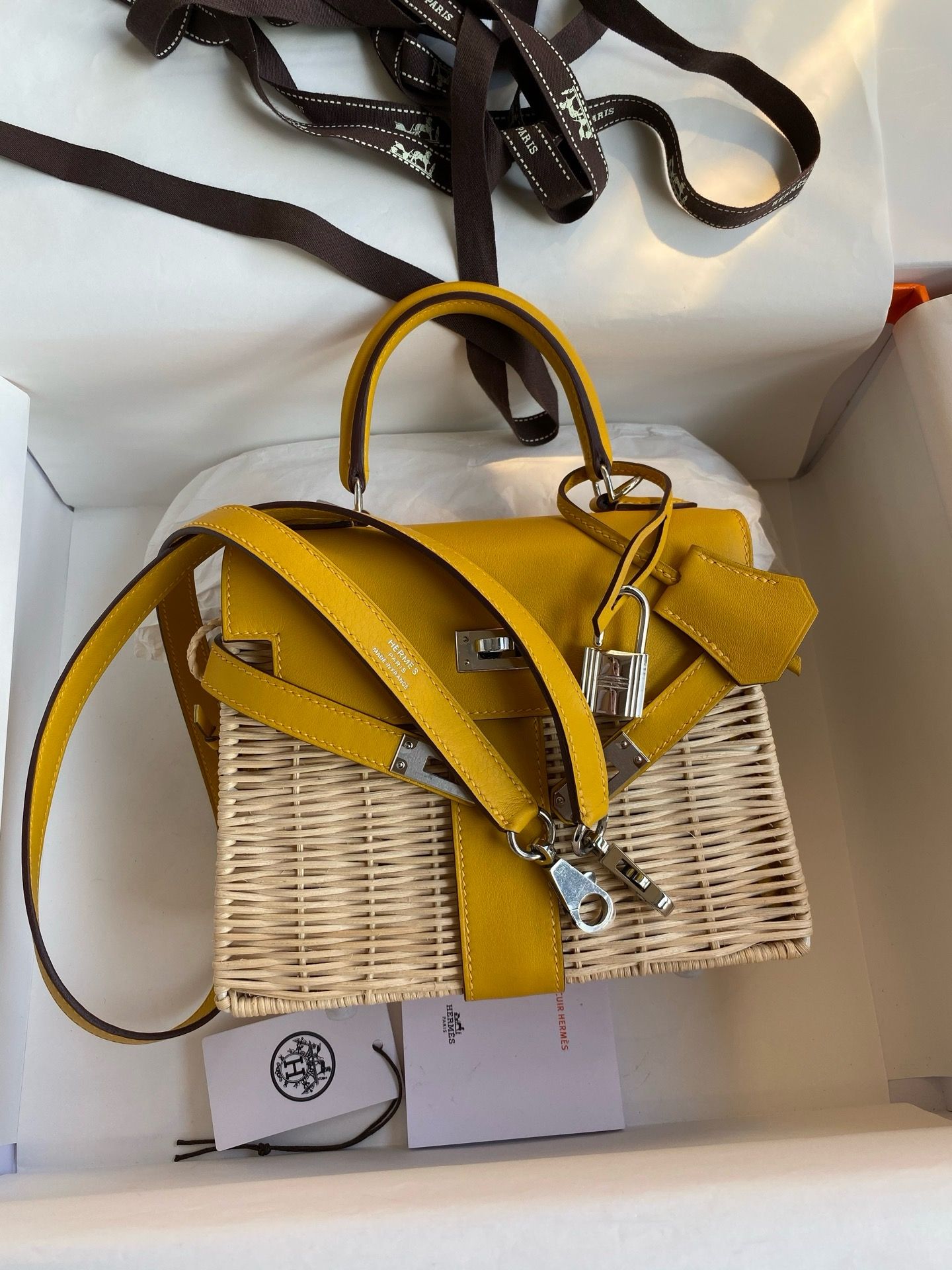 Hermes Picnic Kelly Mini 20 Bag in Wicker and Yellow Calfskin - Image 6