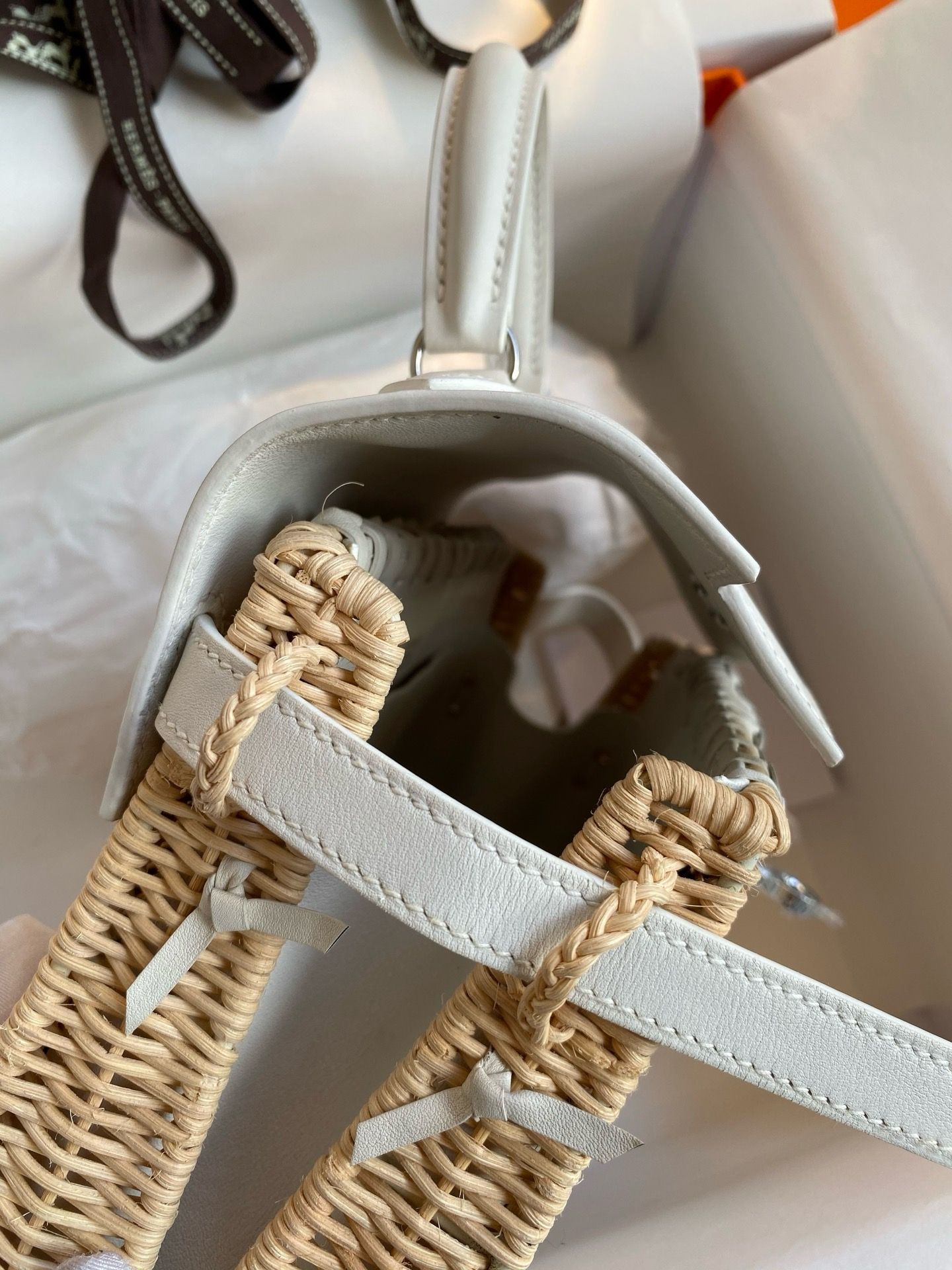 Hermes Picnic Kelly Mini 20 Bag in Wicker and White Swift Calfskin - Image 7