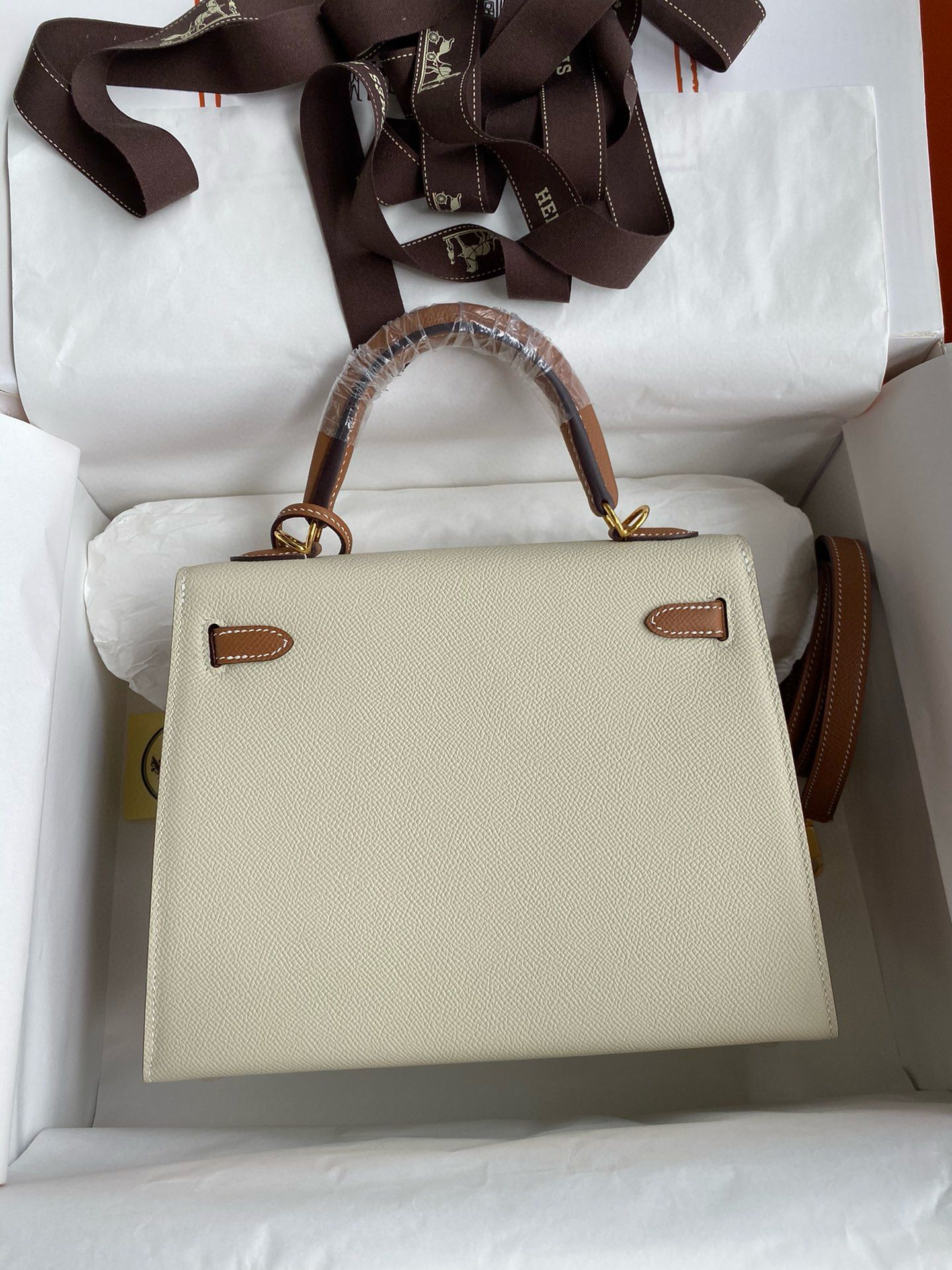 Hermes HSS Kelly Sellier 25 Bicolor Bag in Craie and Gold Epsom Calfskin - Image 3