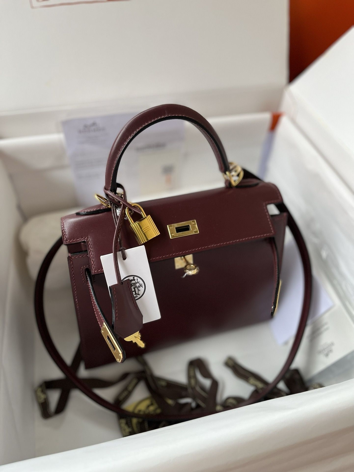 Hermes Kelly Sellier 25 Handmade Bag in Bordeaux Box Calfskin - Image 5