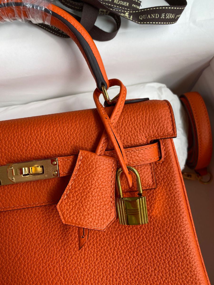 Hermes Kelly Retourne 25 Handmade Bag In Orange Clemence Leather - Image 4
