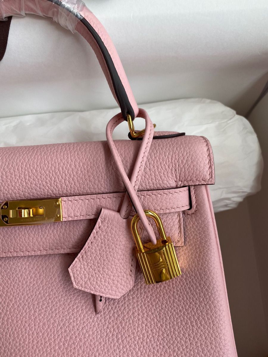 Hermes Kelly Retourne 25 Handmade Bag In Rose Sakura Clemence Leather - Image 4