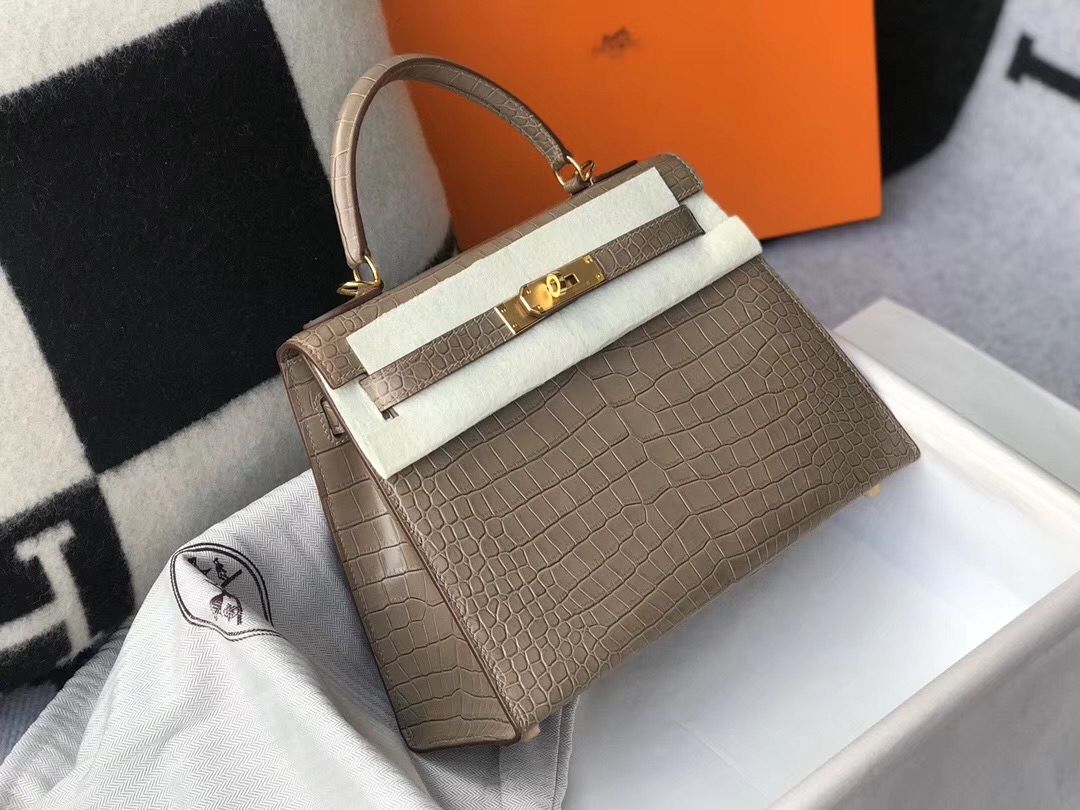 Hermes Kelly 25cm Handmade Bag In Taupe Embossed Crocodile Leather - Image 3