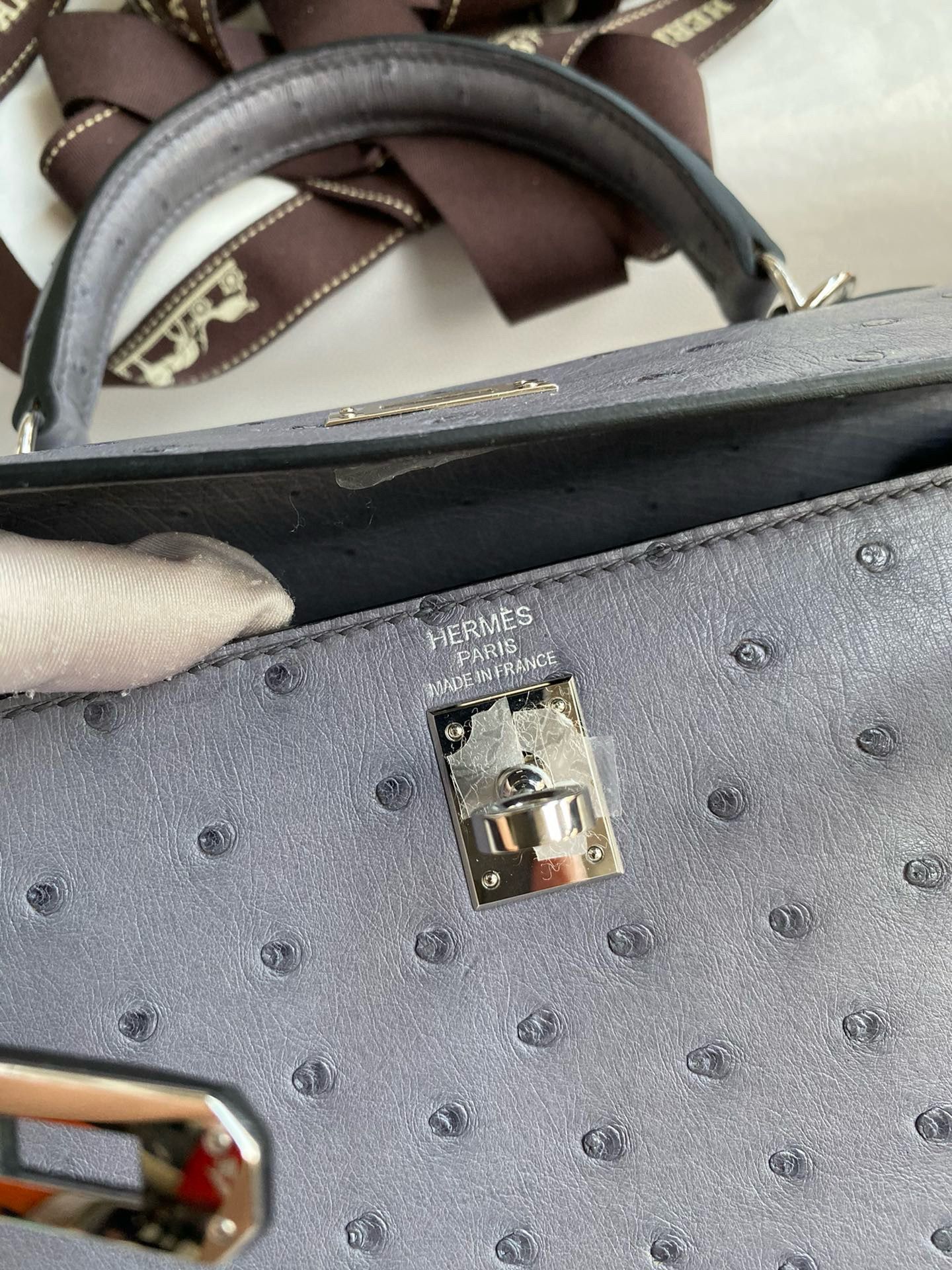 Hermes Kelly Sellier 25 Handmade Bag in Gris Agate Ostrich Leather - Image 8