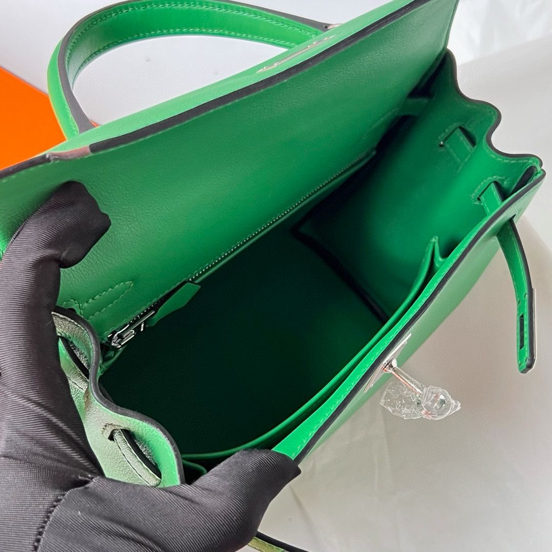 Hermes Kelly Retourne 25 Handmade Bag in Bambou Swift Calfskin - Image 9