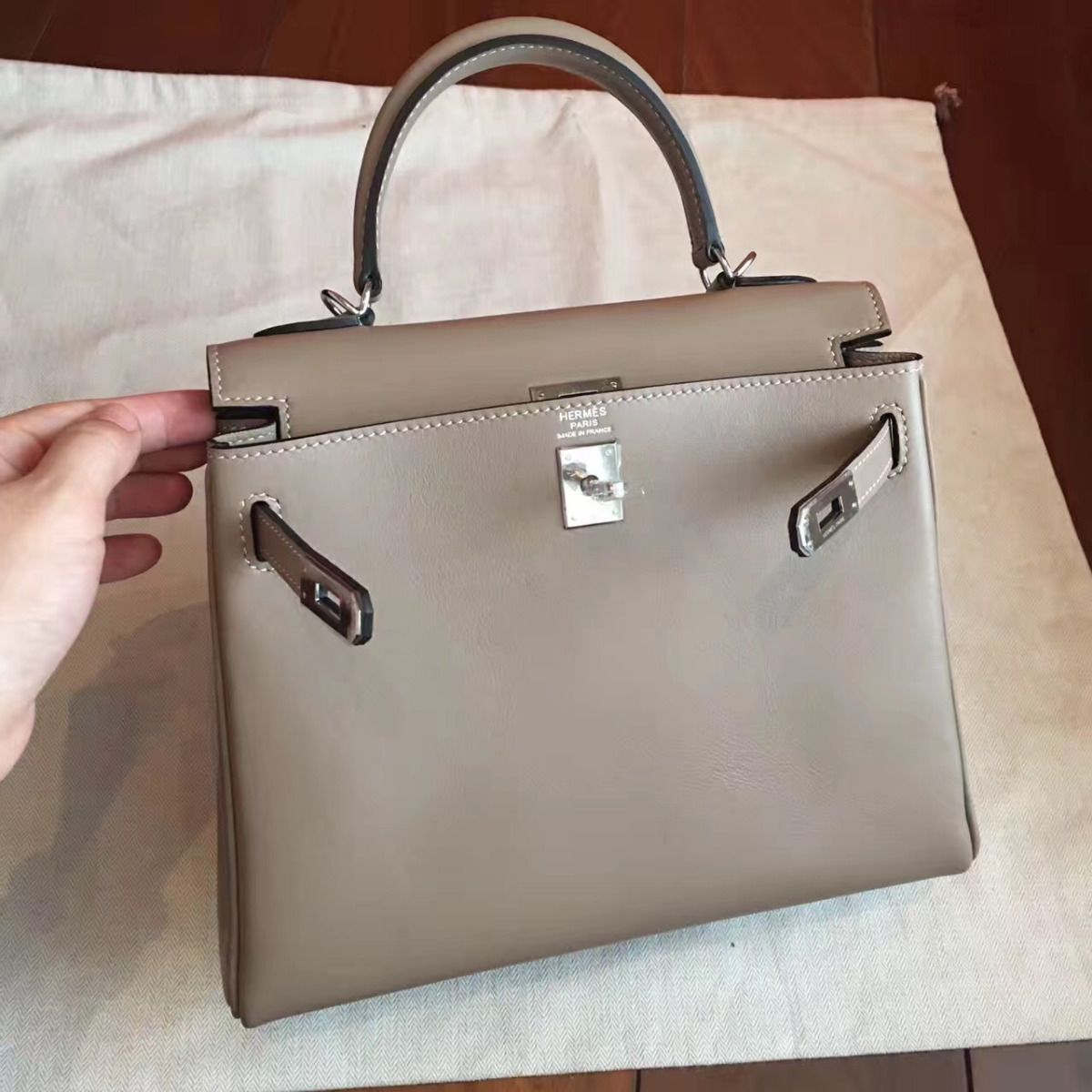 Hermes Kelly 25cm Retourne Handmade Bag In Grey Swift Leather - Image 4