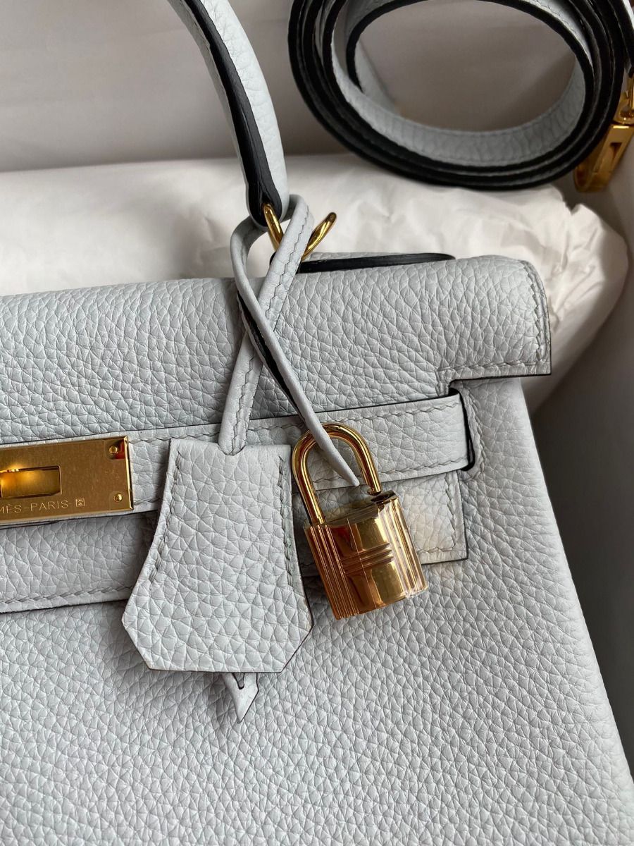 Hermes Kelly Retourne 28 Handmade Bag In Blue Glacier Clemence Leather - Image 4