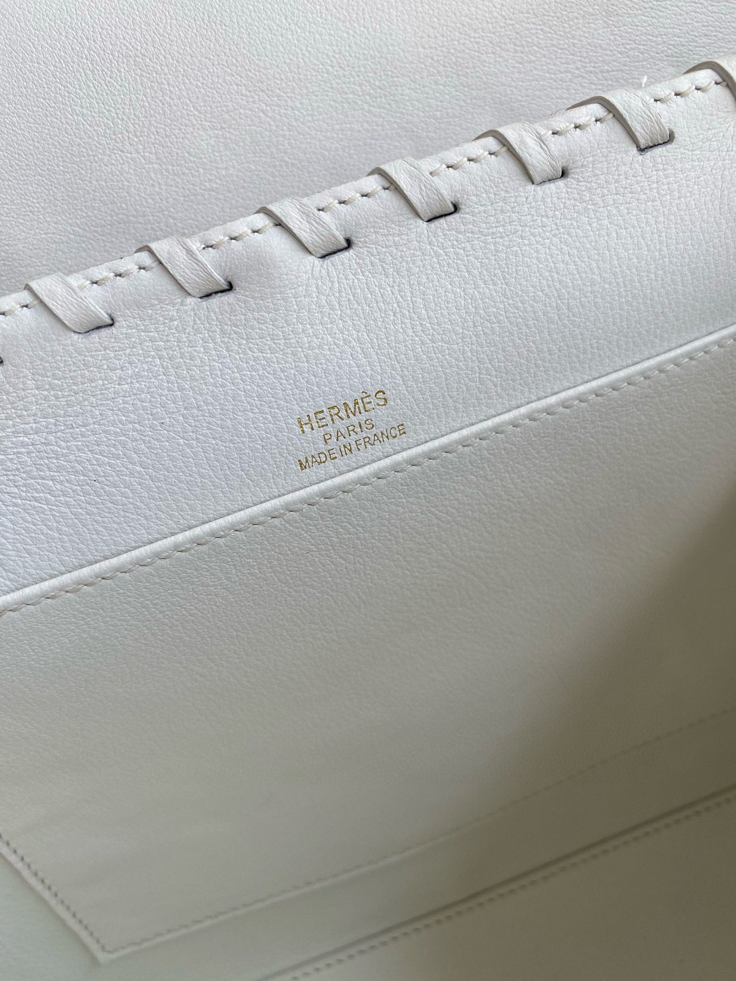 Hermes Picnic Kelly 28cm Bag in Wicker with White Barenia Leather - Image 10