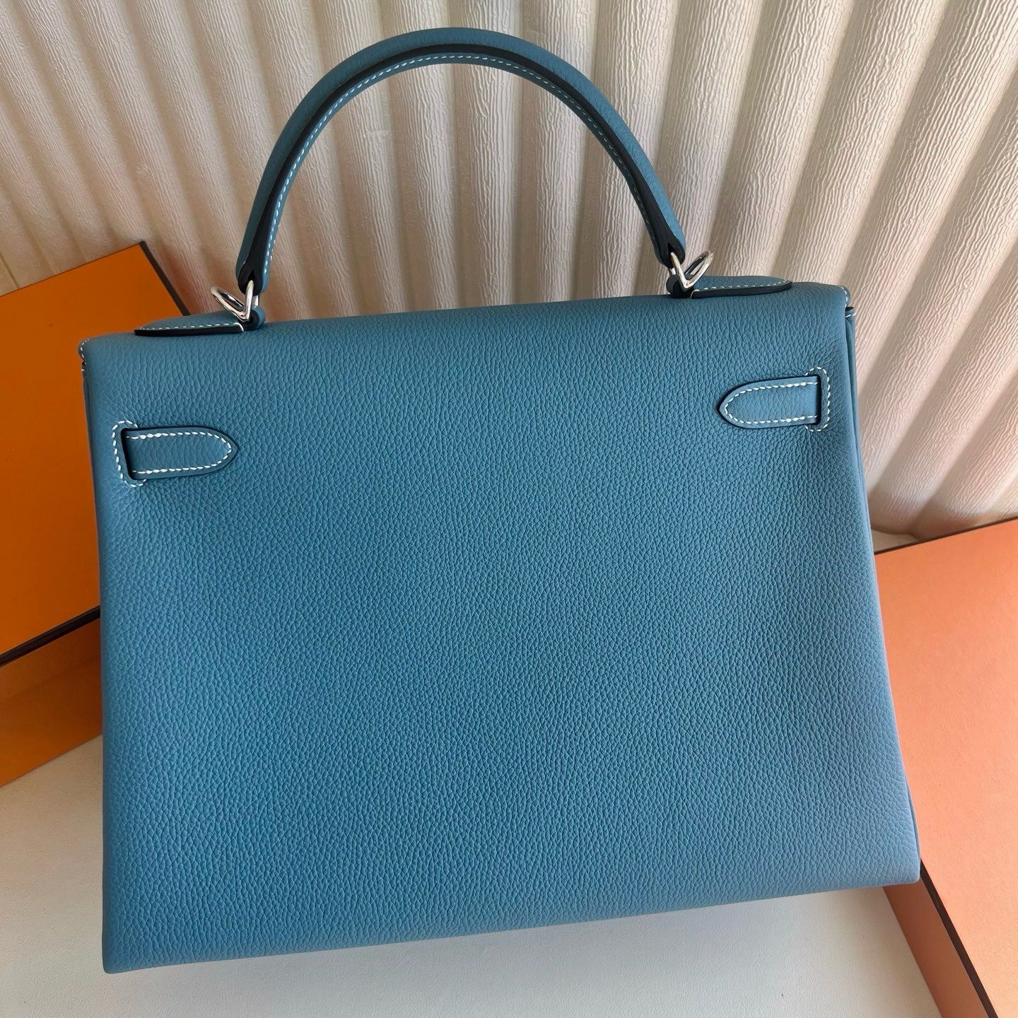 Hermes Kelly Retourne 32 Handmade Bag in Blue Jean Clemence Leather - Image 3