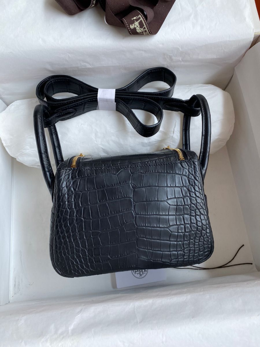 Hermes Mini Lindy Handmade Bag In Black Matte Alligator Leather - Image 5