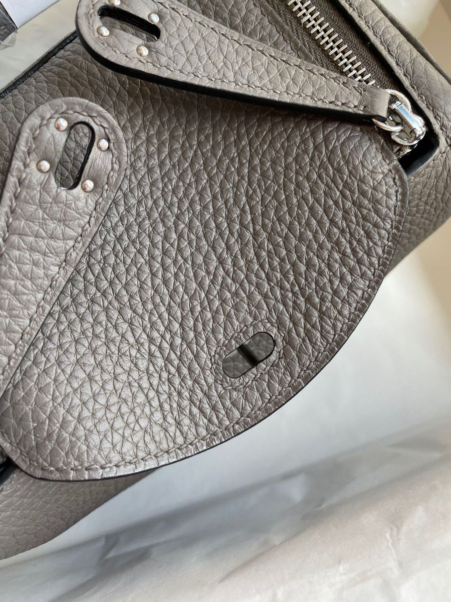 Hermes Mini Lindy Handmade Bag In Etain Clemence Leather - Image 6