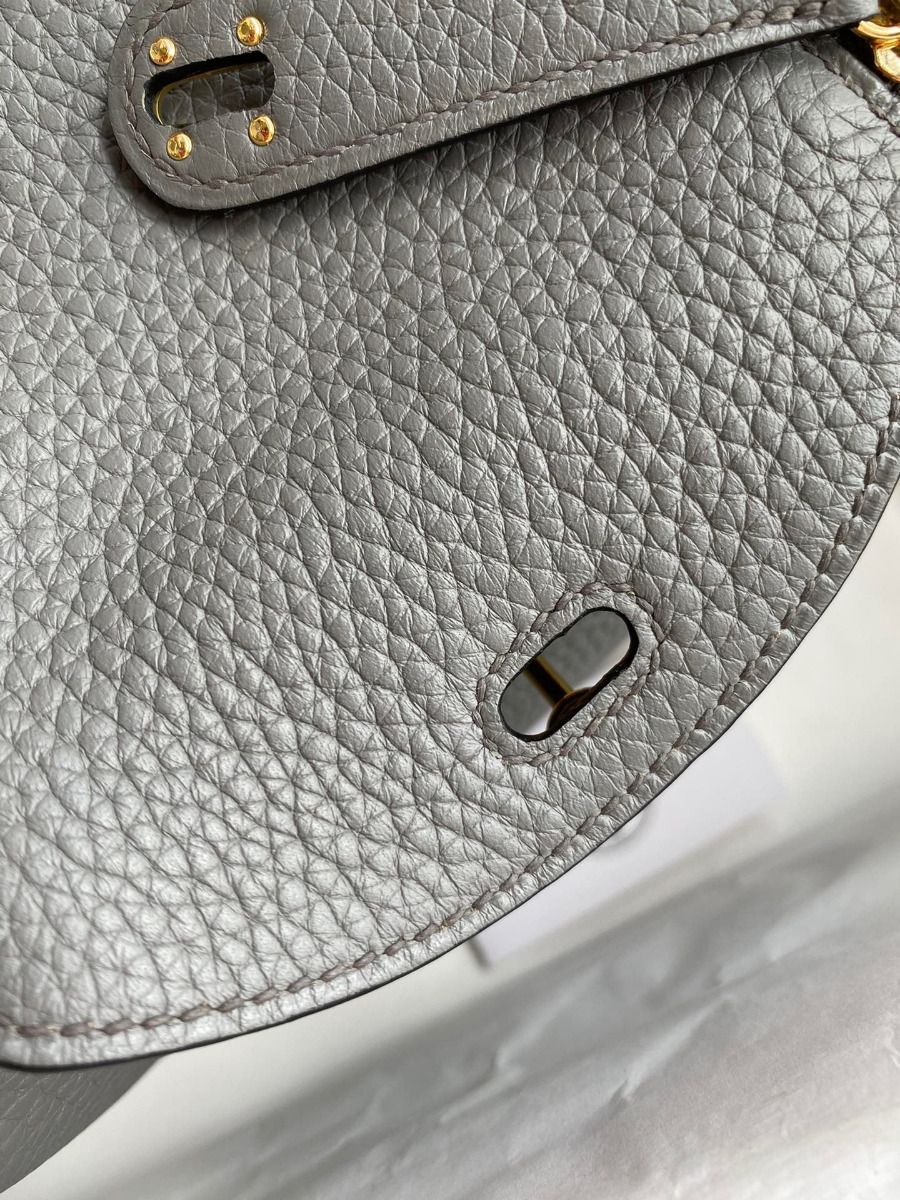 Hermes Mini Lindy Handmade Bag In Gris Meyer Clemence Leather - Image 6