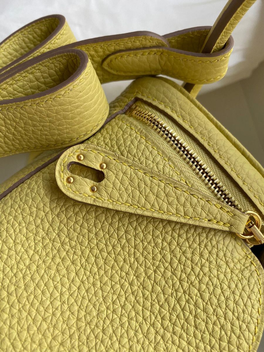 Hermes Mini Lindy Handmade Bag In Jaune Poussin Clemence Leather - Image 10