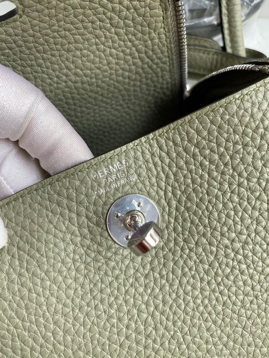 Hermes Mini Lindy Handmade Bag In Sauge Clemence Leather - Image 9