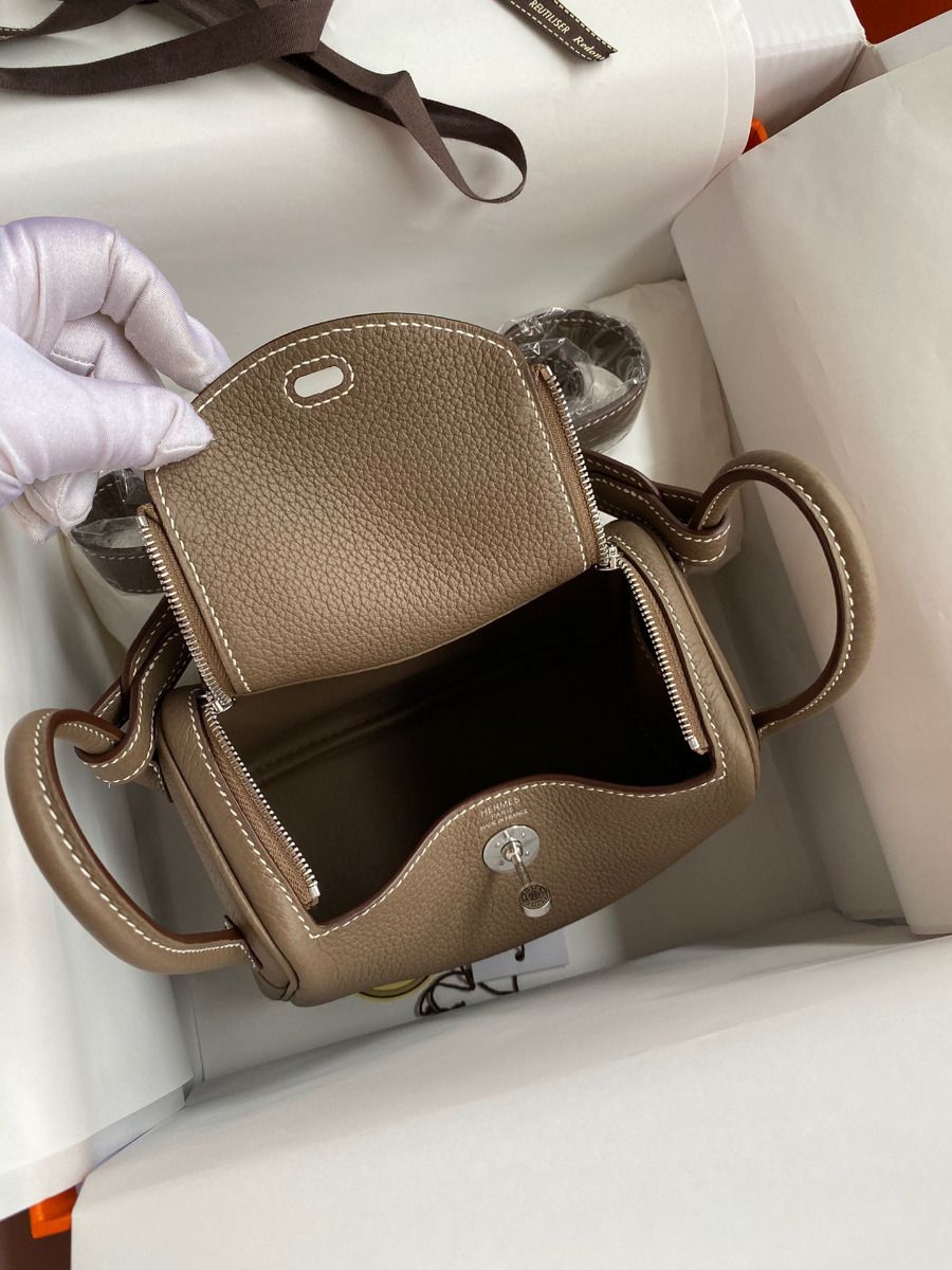 Hermes Mini Lindy Handmade Bag In Taupe Clemence Leather - Image 6