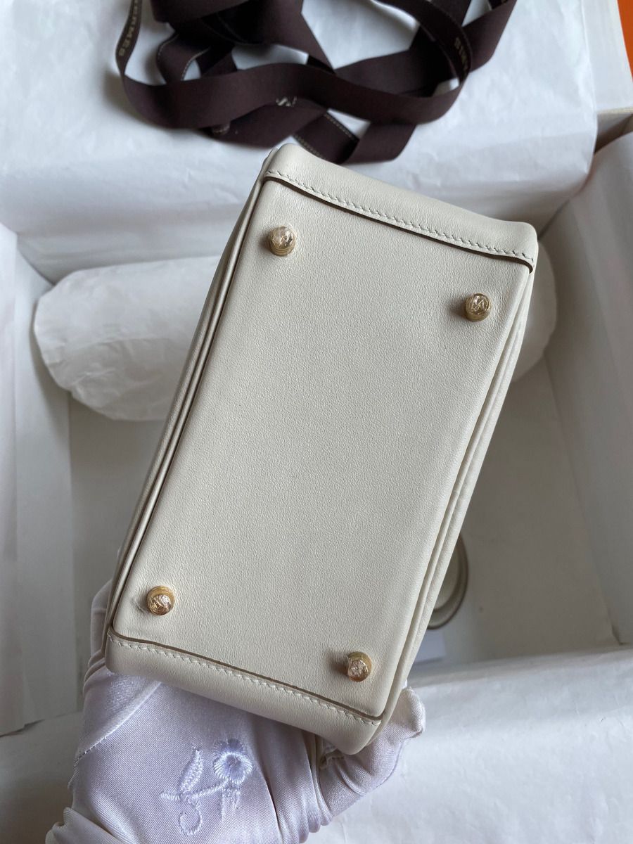 Hermes Mini Lindy Handmade Bag In Craie Swift Leather - Image 8