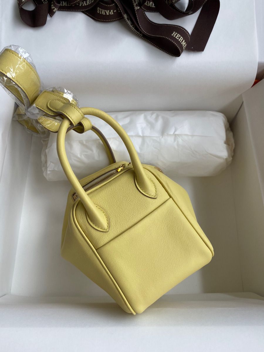 Hermes Mini Lindy Handmade Bag In Jaune Poussin Swift Leather - Image 3