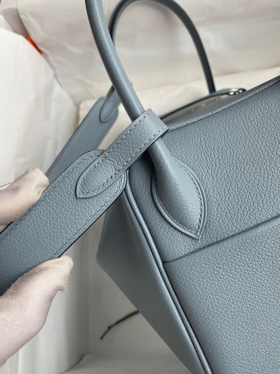 Hermes Lindy 26 Handmade Bag In Blue Lin Evercolor Leather - Image 5