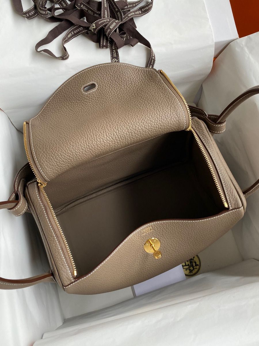 Hermes Lindy 30 Handmade Bag In Taupe Clemence Leather - Image 7