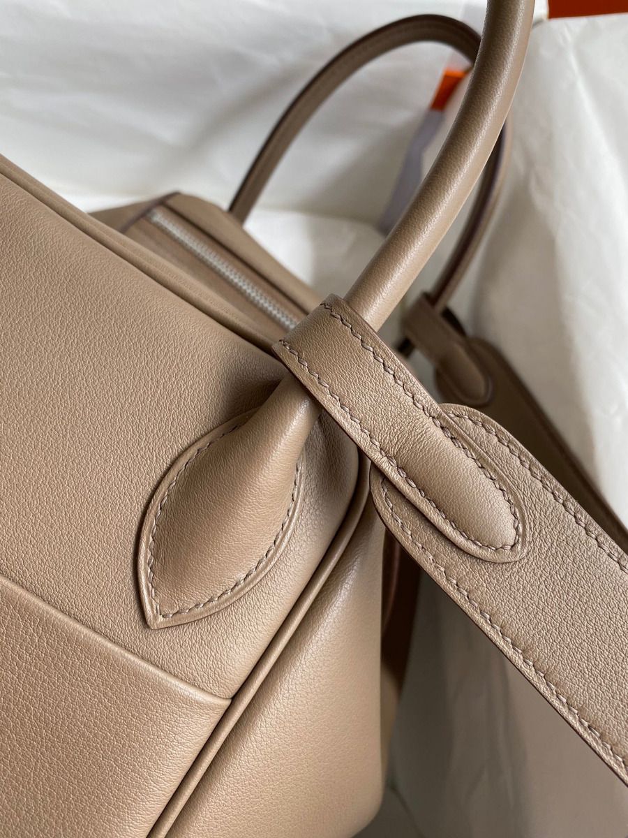 Hermes Lindy 30 Handmade Bag In Taupe Swift Calfskin - Image 5