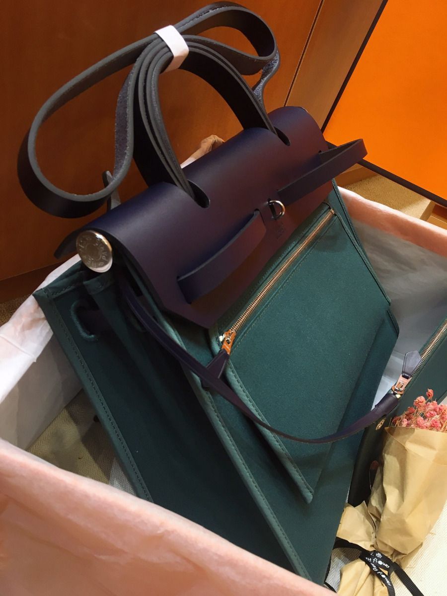 Hermes Herbag Zip 31cm Bag In Navy And Green - Image 5