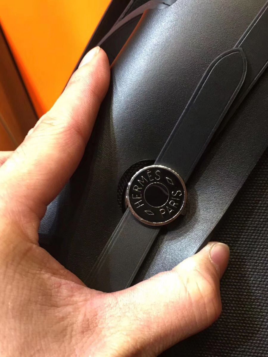 Hermes Herbag Zip 31cm Bag In Black Leather And Toile - Image 4