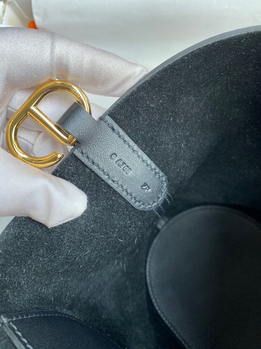 Hermes In The Loop 18 Handmade Bag in Black Clemence Leather - Image 9