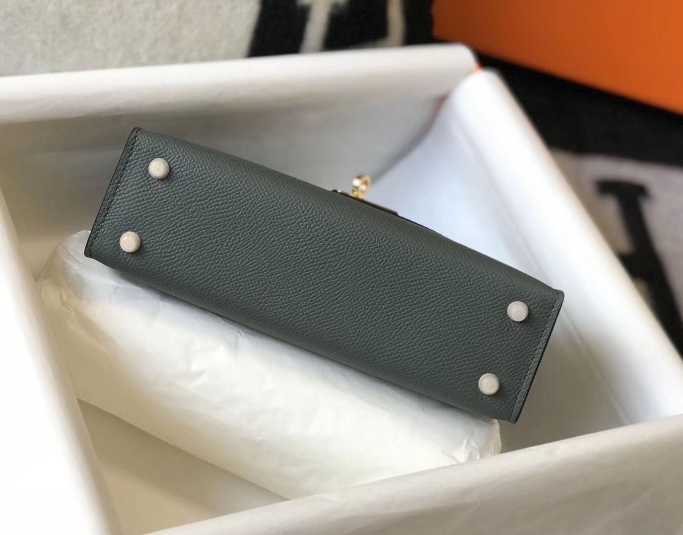 Hermes Kelly Mini II Bag In Vert Amande Epsom Leather GHW - Image 7