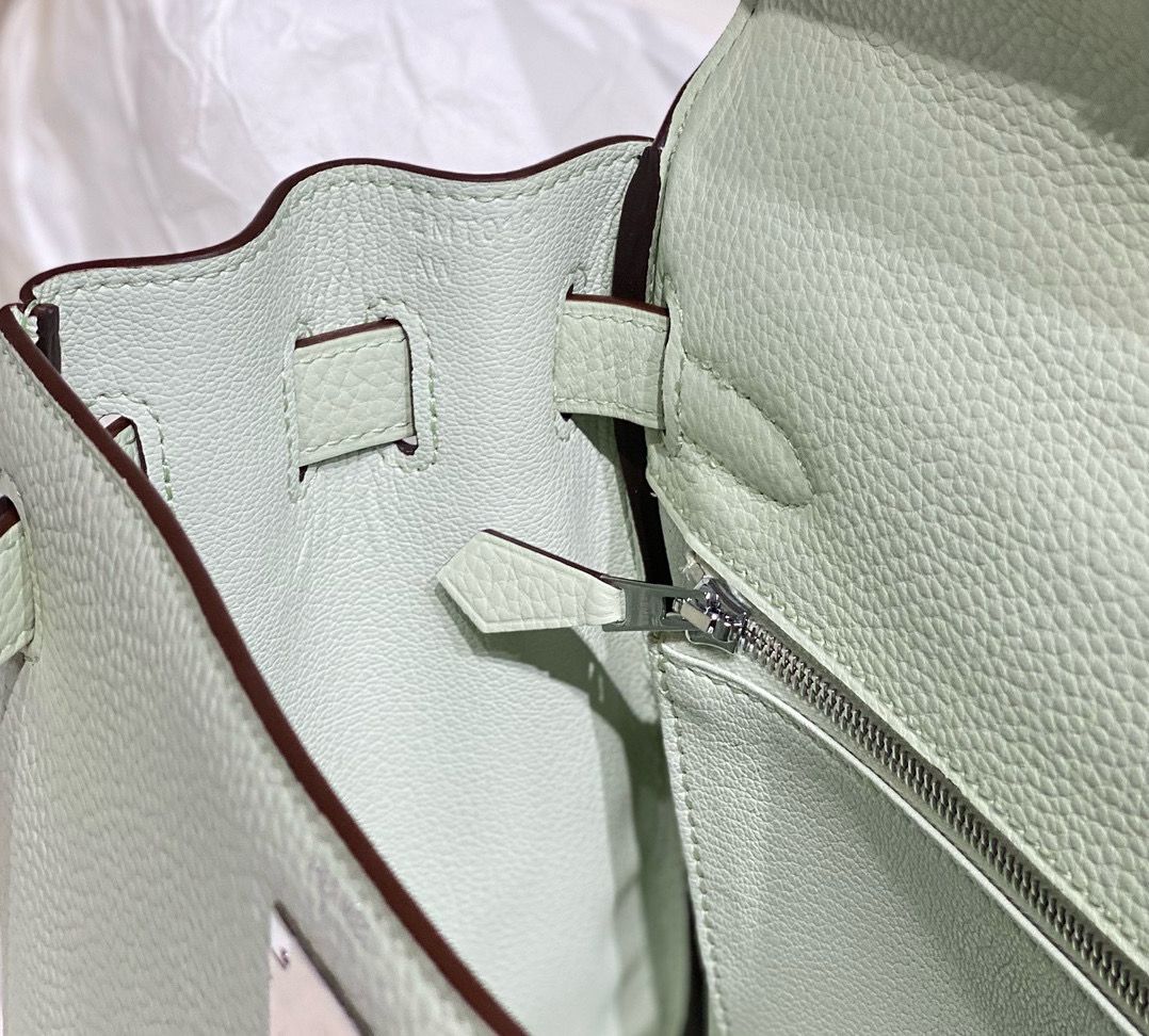Hermes Kelly 25cm Retourne Bag In Vert Fizz Clemence Leather - Image 9