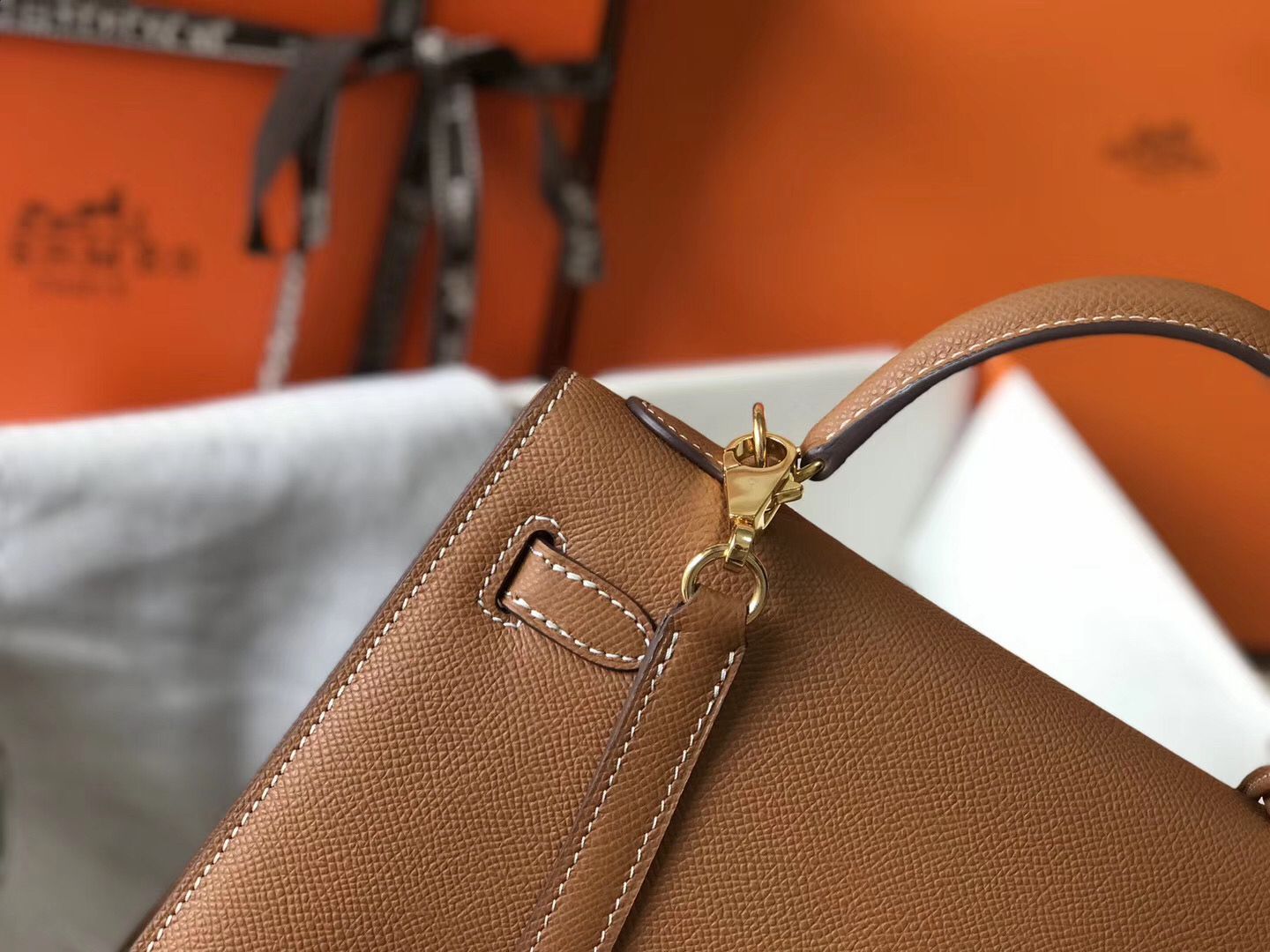 Hermes Kelly 25cm Sellier Bag In Gold Epsom Leather - Image 5