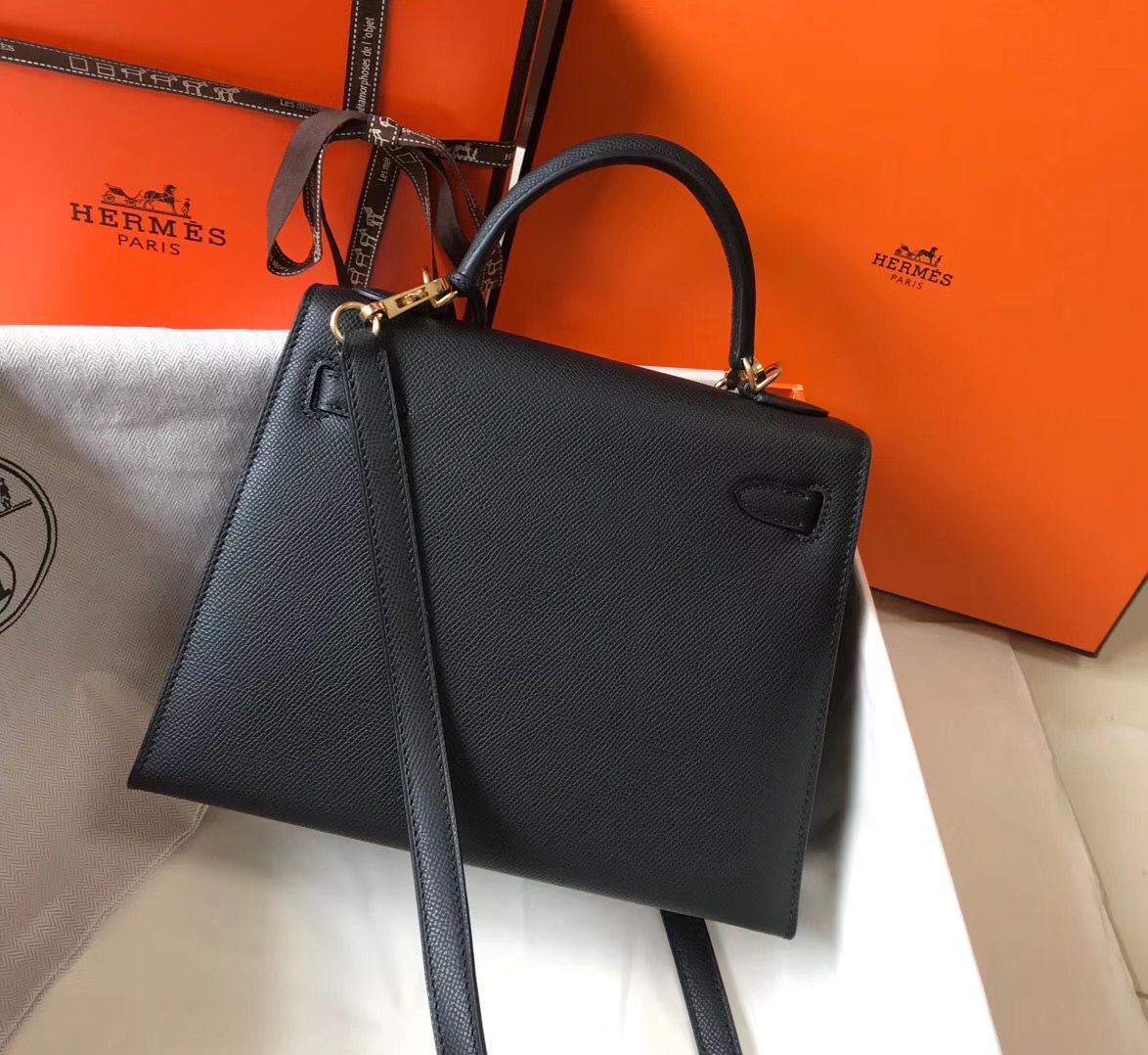 Hermes Kelly 25cm Sellier Bag In Black Epsom Leather - Image 3