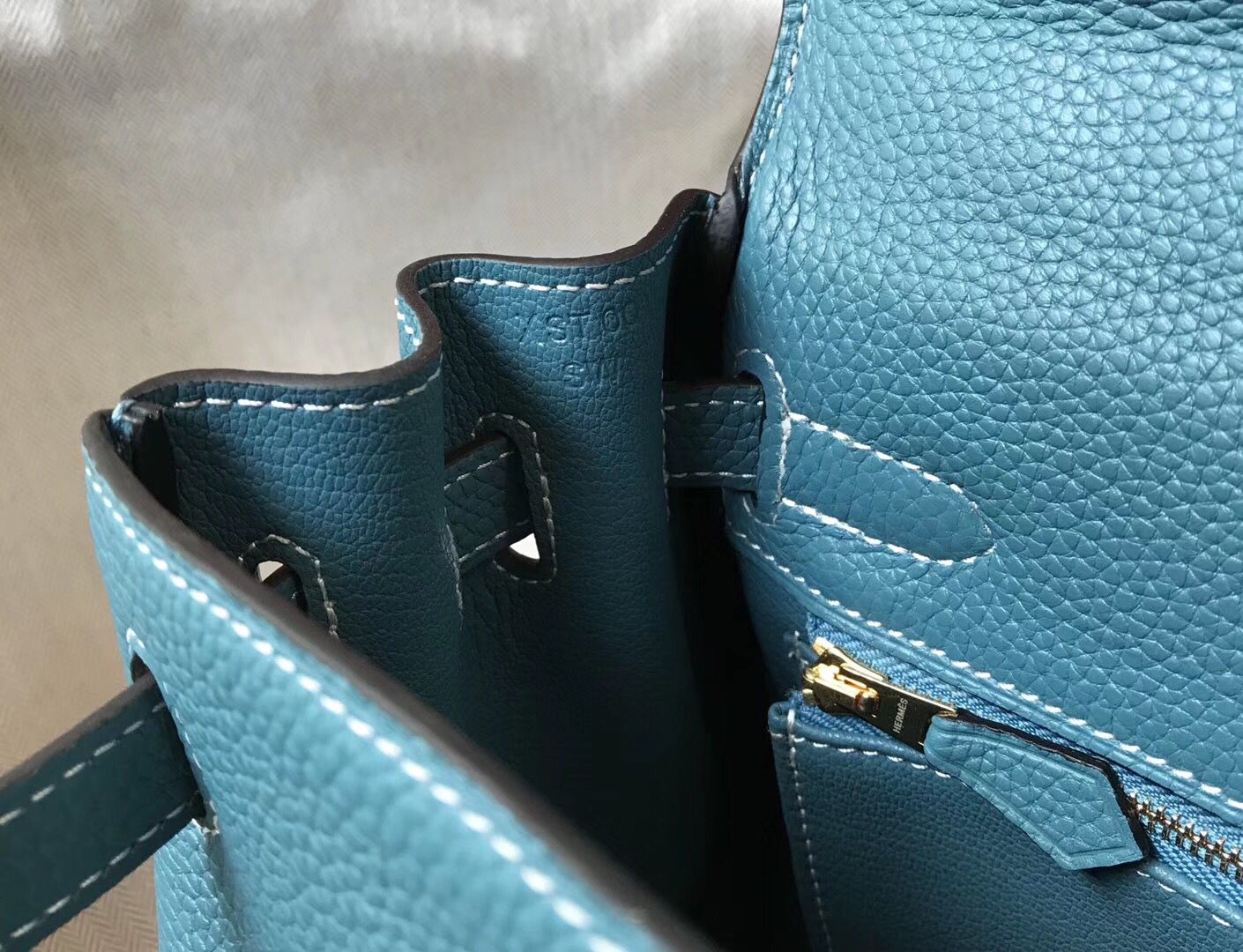 Hermes Kelly 28cm Bag In Blue Jean Clemence Leather GHW - Image 7