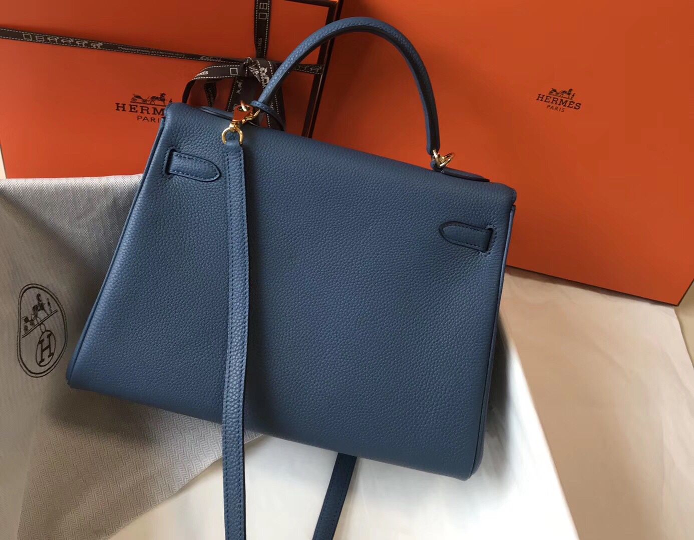 Hermes Kelly 32cm Bag In Blue Agate Clemence Leather GHW - Image 3