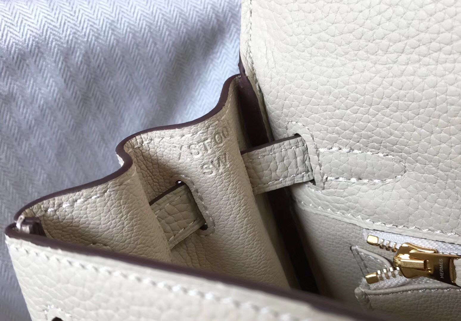 Hermes Kelly 32cm Bag In Beton Clemence Leather GHW - Image 8