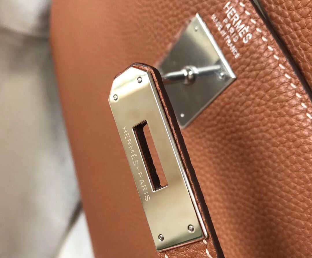 Hermes Kelly 32cm Bag In Gold Clemence Leather PHW - Image 8