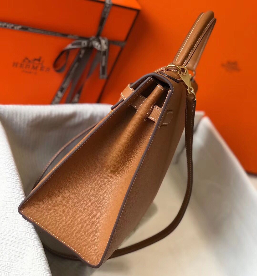 Hermes Kelly 32cm Bag In Gold Epsom Leather GHW - Image 4