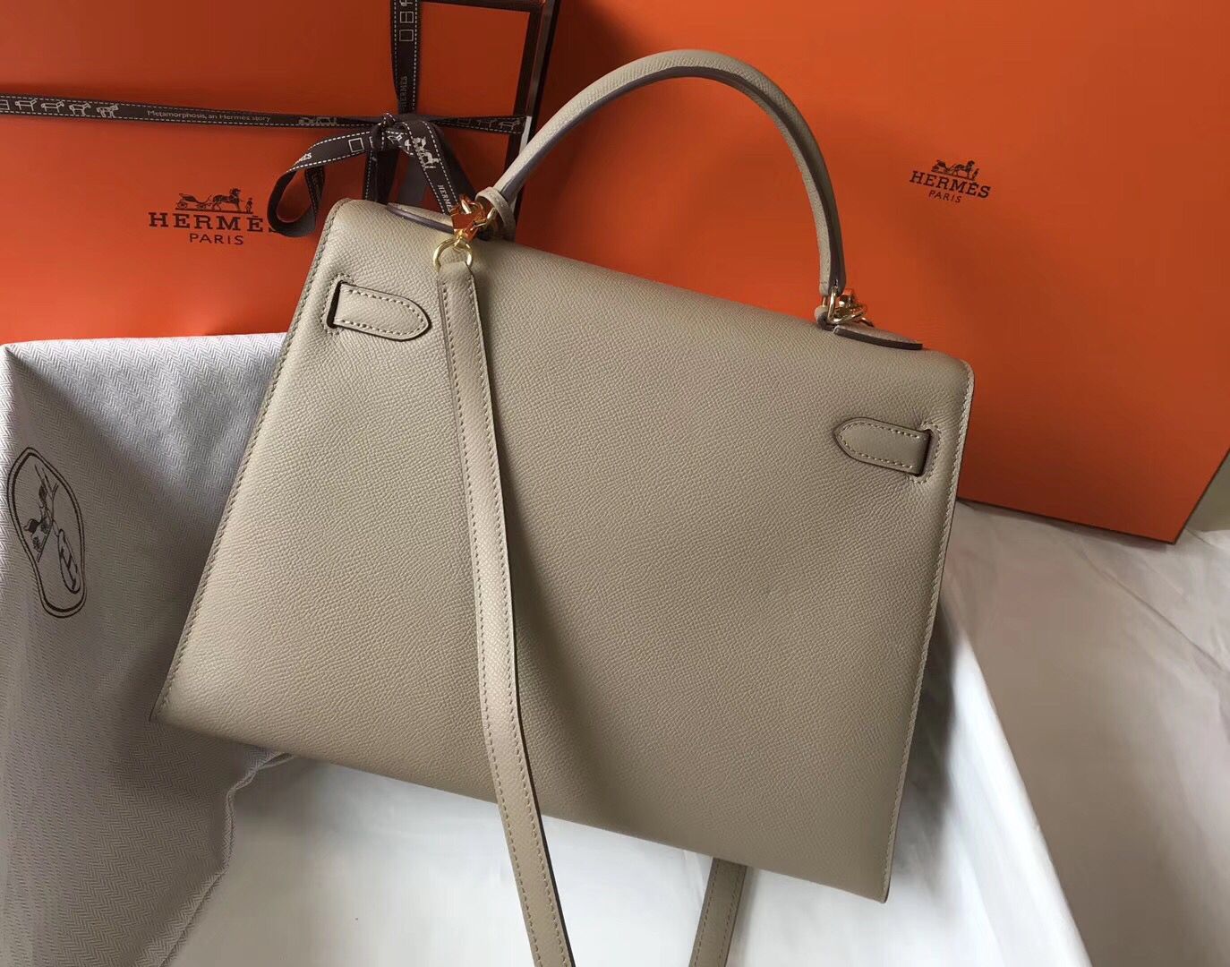 Hermes Kelly 32cm Bag In Gris Tourterelle Epsom Leather GHW - Image 3